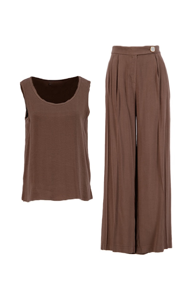 woman summer set in saddlebrown