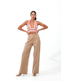 beige | woman in tailored pants wide leg | risska