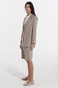 woman in oversized linen blazer Tan 